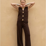 Damenstrickweste und -hose