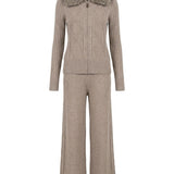 Damenpullover und Hose mit Kaschmiranteil