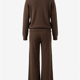 Damenpullover und Hose mit Kaschmiranteil