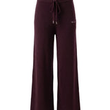Damenpullover und Hose mit Kaschmiranteil