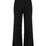Damenpullover und Hose mit Kaschmiranteil