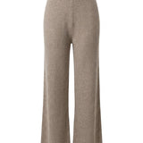 Damenpullover und Hose mit Kaschmiranteil