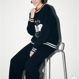 Damenpullover und Hose mit Kaschmiranteil
