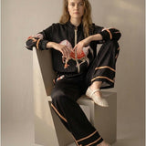Damenjacke im „Bomber“-Stil mit Seide
