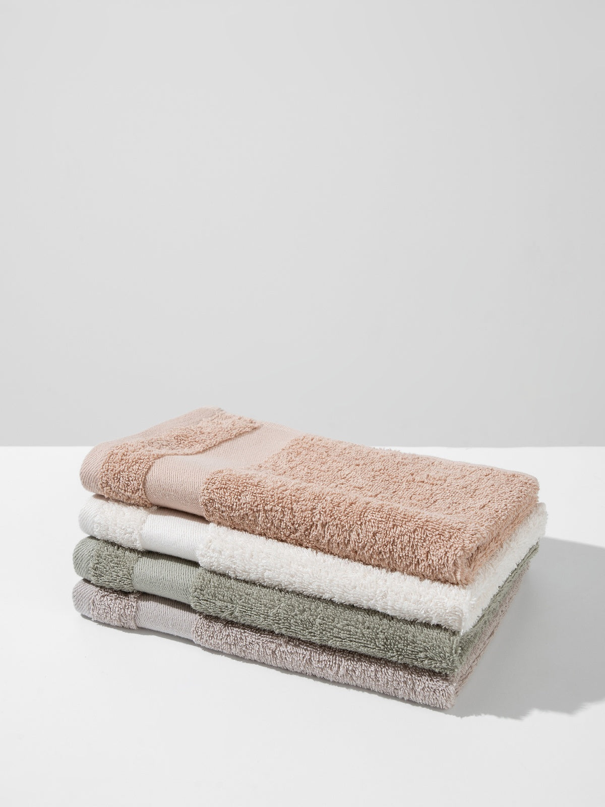 Baumwollhandtuch-Set im Korb - MIX (4 VNT, 30 x 50 cm)