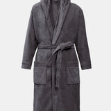 Morgenmantel aus Velours mit Kapuze